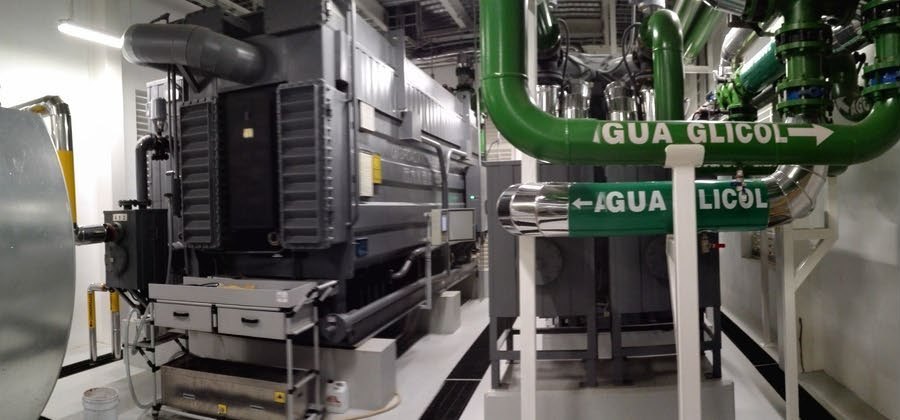 Engine-generator and absorption chiller in a pharmaceutical trigeneration plant