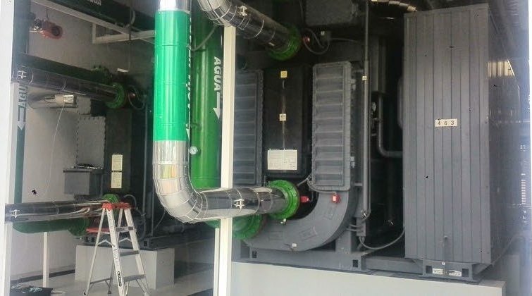 Hot water circuit of a pharmaceutical CHP plant